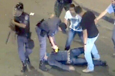 Após o choque, homem ficou aparentemente desacordado