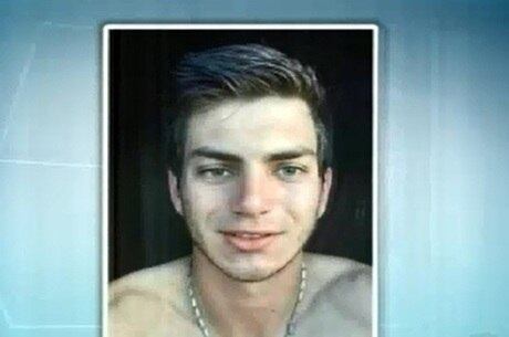 Um pedaço de maconha foi encontrado no bolso do rapaz