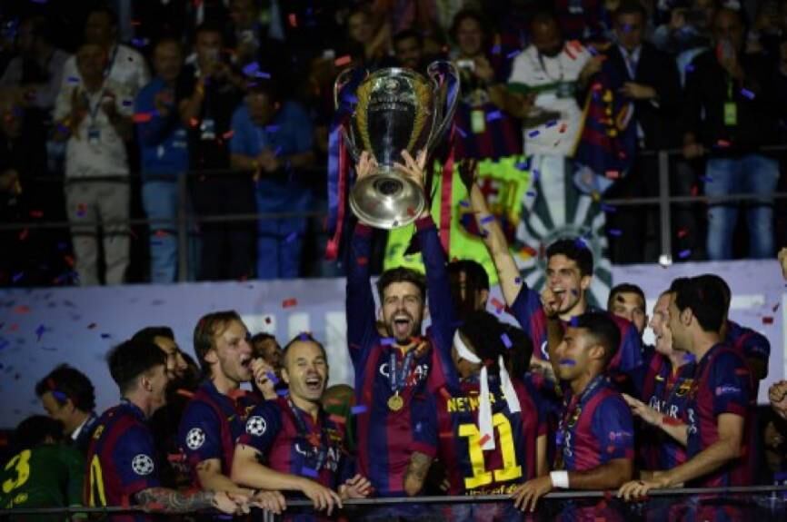 O zagueiro espanhol Piqué também conquistou quatro Liga dos Campeões, porém, três com o Barça e uma pelo Manchester United