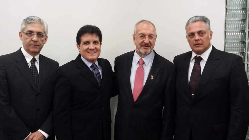 Da esq. para a dir.: José Roberto Marques, promotor de Justiça; Zacarias Pagnanelli, Diretor Executivo Nacional de Relações Institucionais da Rede Record; desembargador José Renato Nalini, presidente do Tribunal de Justiça de São Paulo/ Sylvio Ribeiro de Souza Neto, juiz diretor do Fórum de Ribeirão Preto