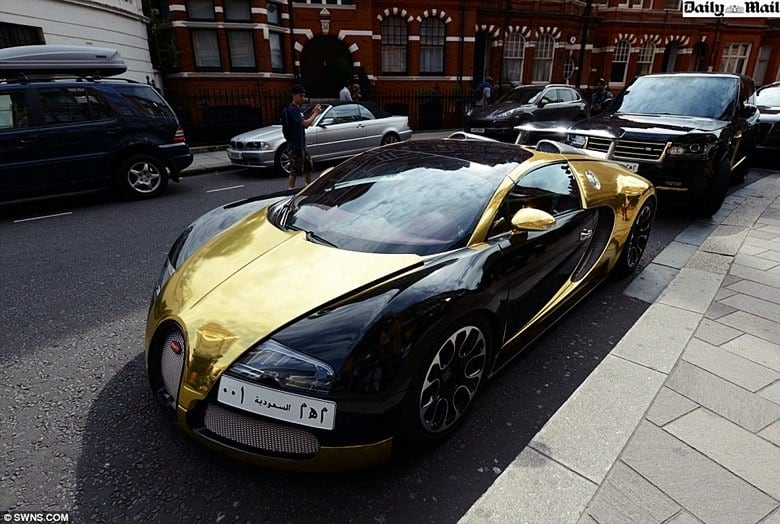 E a maioria dos modelos usa materiais nobres na customização, caso deste Bugatti Veyron com capô coberto de ouro

Saiba tudo sobre carros! Acesse www.r7.com/carros