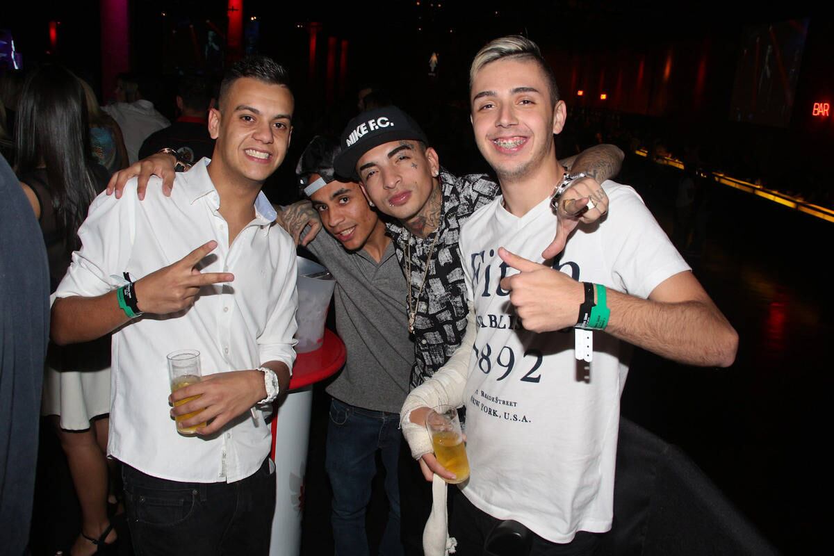 E o funkeiro não foi sozinho, levou os amigos para curtir os sucessos o cantor