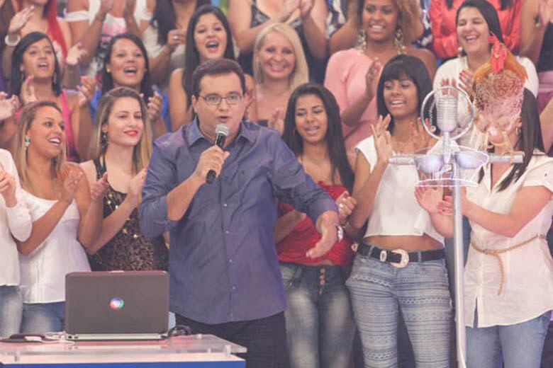 — É natural, tudo aquilo na vida que você começa a ver e a
conviver, passa a não chocar mais!

+ Só no R7! Amin Khader revela quem é a famosa mais sem noção: “Falou loucuras para mim”
+ Veja cinco curiosidades da vida de Amin Khader que você nem imaginava
+ Relembre os casamentos mais extravagantes do mundo dos famosos

