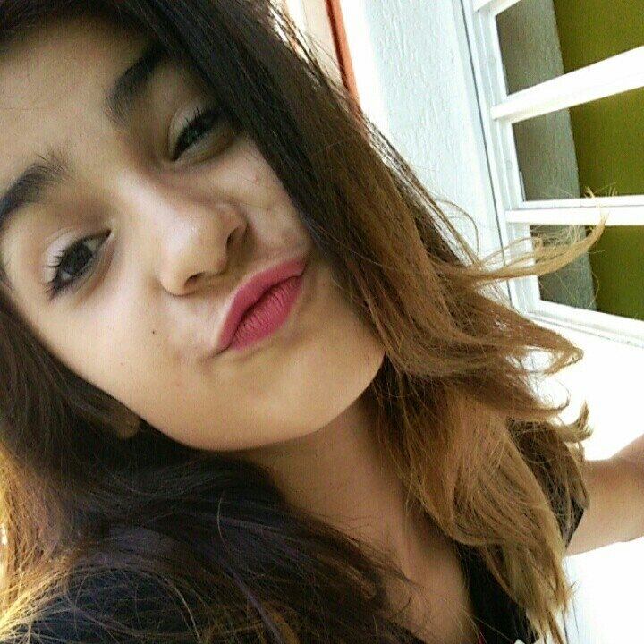 Uma
menina de 10 anos morreu após ser atropelada por um caminhão de lixo, na
cidade de Lorena, interior de São Paulo, na última segunda-feira (21)