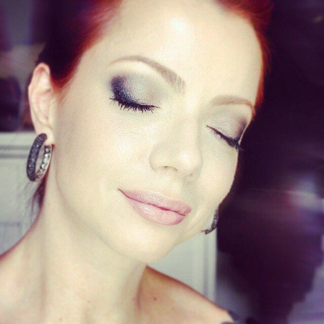 Julia Petit participa do Programa da Sabrina deste sábado (14). A ruiva é um fenômeno na Internet com seus tutoriais de maquiagem e o blog Petiscos. Ela ensina looks incríveis que você pode usar de inspiração nesta sexta-feira (13) 

+ Sortuda! Encontro de Sabrina Sato e Mariano acaba em banho a dois

+ Vídeo: Sabrina leva Renata Alves para "rolê" por SP e faz surpresa para a apresentadora

+ Quer saber tudo sobre o Programa da Sabrina? Siga o perfil no Twitter 

+ A atração da japa mais famosa do Brasil também está no Facebook. Curta!