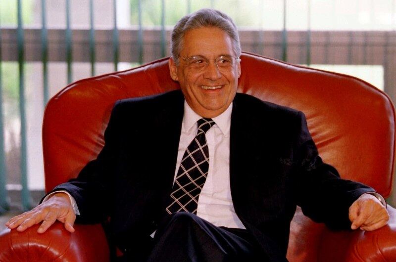 O ex-presidente brasileiro Fernando Henrique Cardoso diz ter experimentado maconha nos anos 70, mas que atualmente não consome a droga. 

Mesmo assim, hoje o político lidera um grupo de ex-presidentes latino-americanos que defendem a descriminalização das drogas no continente como forma de combater a violência do crime organizado