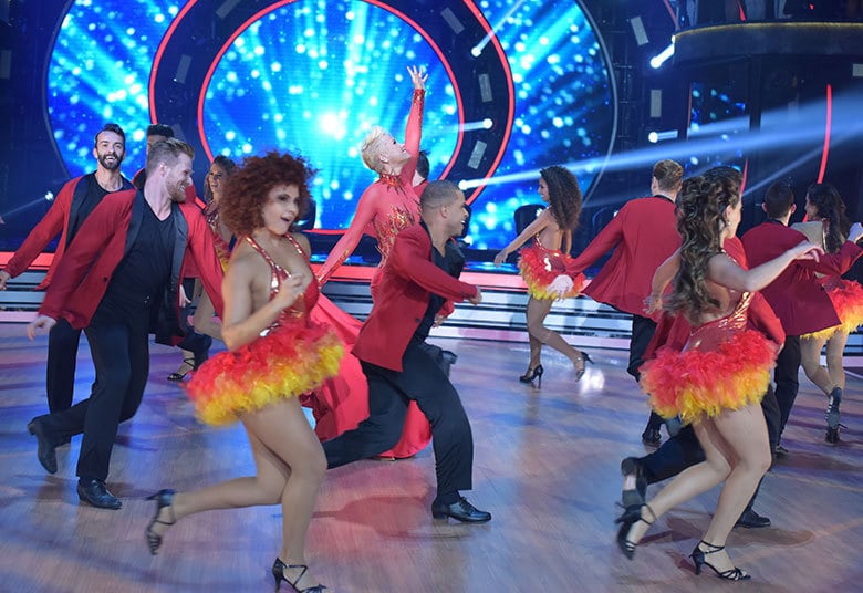 A novidade é uma particularidade do formato brasileiro.

— Serei a única apresentadora de todas as edições do mundo que vai participar dançando em alguns programas temáticos.
