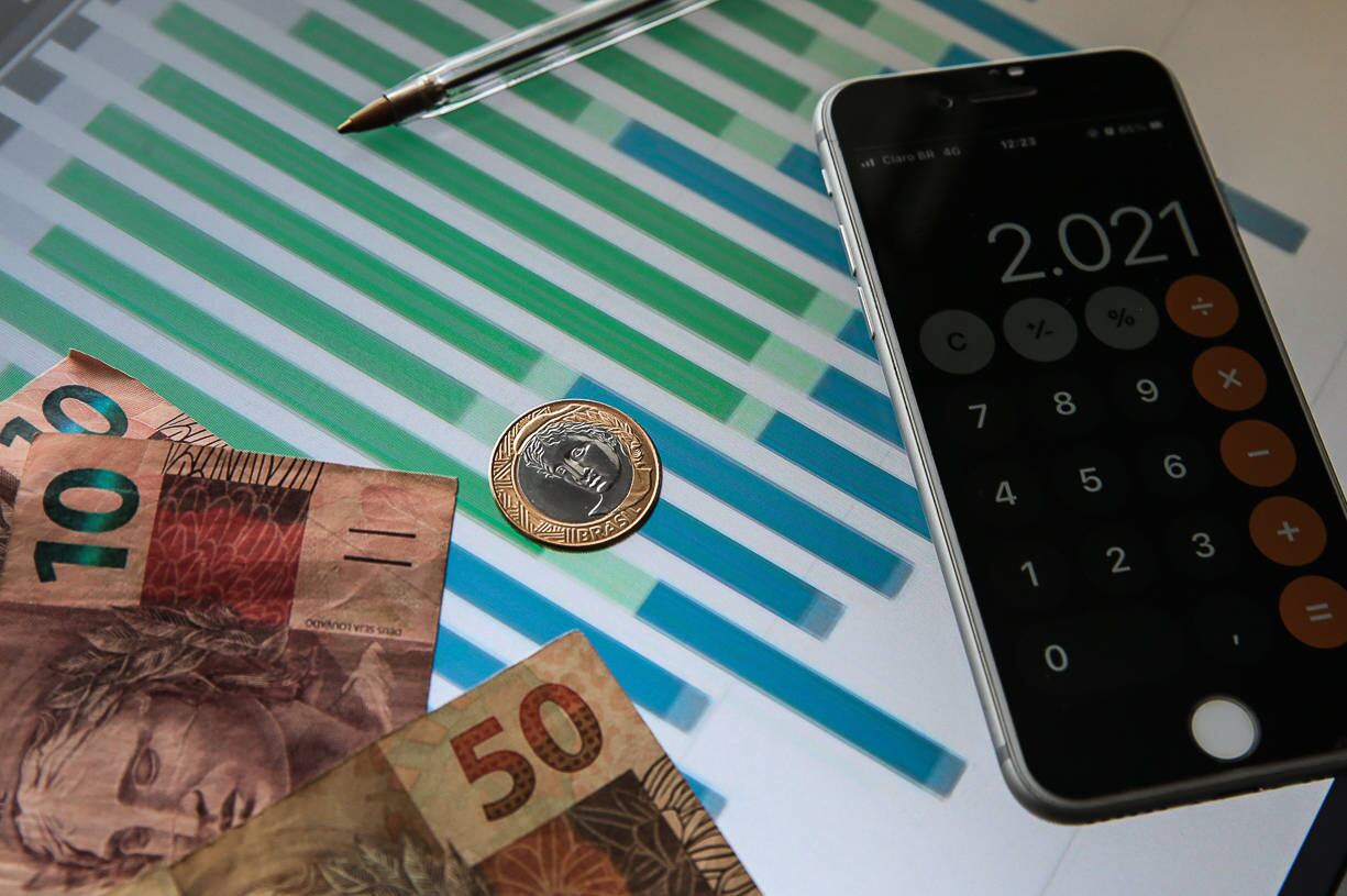 Economia, Moeda, Real,Dinheiro, Calculadora
Publicado em 16/09/2021 04:02
Foto: Marcello Casal JrAgência Brasil
Local: Brasília-DF