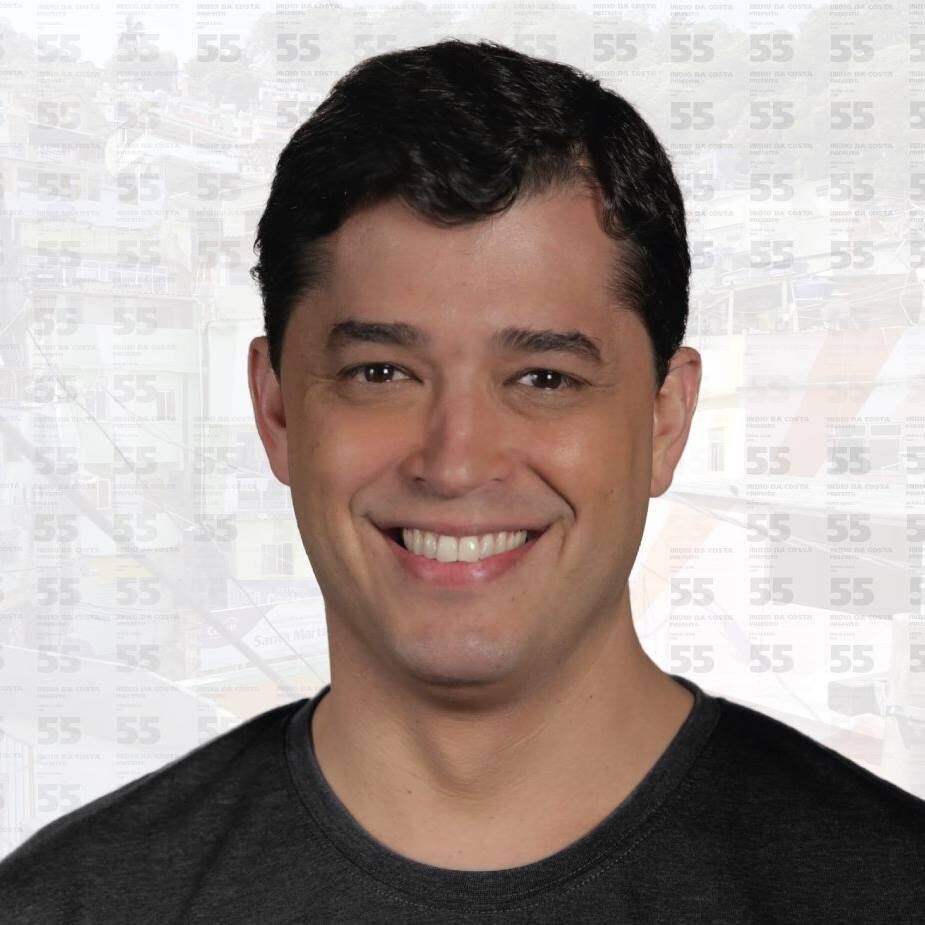 O candidato Indio da Costa (PSD) afirma que o tripé de sua gestão na área da saúde será composto de tecnologia, gestão e controle social. O representante do PSD pretende informatizar o sistema de saúde do município, profissionalizar a atividade de regulação de leitos e reduzir o tempo de espera para atendimentos de emergência, consultas, exames e cirurgias. A integração entre as esferas federal, estadual e os demais municípios também estão entre suas principais propostas. Indio da Costa planeja ampliar a cobertura das ações de prevenção e melhorar a qualidade da atenção básica à saúde por meio do fortalecimento do médico generalista e do estabelecimento de equipes multiprofissionais. Programas de capacitação dos profissionais da área, aumento da oferta de residências médicas, transparência sobre o funcionamento de cada unidade, realização de campanhas de vacinação e orientações sobre prevenção de doenças são outras propostas do candidato
