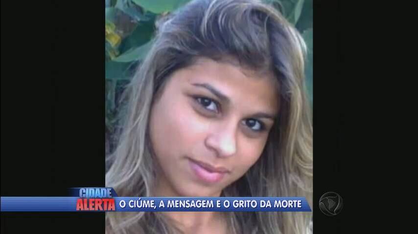 A balconista Patrícia Pereira da Silva, de 20 anos, foi assassinada a facadas pelo namorado Renato Guilherme da Silva, de 24, em Angelim, no agreste de Pernambuco. O suspeito alegou que a vítima admitiu a vontade de traí-lo e teria visto mensagens comprometedoras no celular da vítima. O crime aconteceu em março de 2015