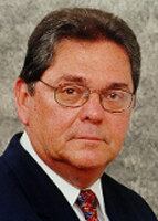 Após Loyola, quem assume a presidência do BC é Paulo
Cesar Ximenes Alves Ferreira que ocupa o cargo por um curto período, menos de seis meses. Ele foi secretário do Tesouro e hoje é especialista em política monetária 
