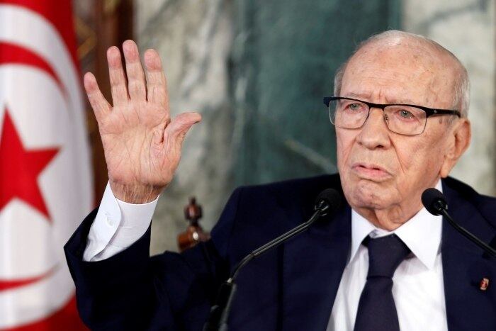 Béji Caïd Essebsi, de 92 anos, foi internado em um hospital militar