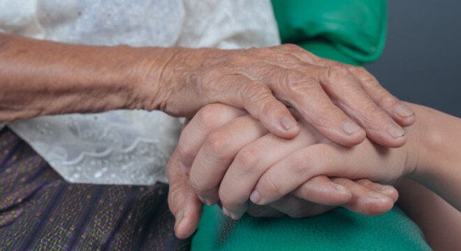 O Alzheimer é uma das 140 doenças que causa a demência