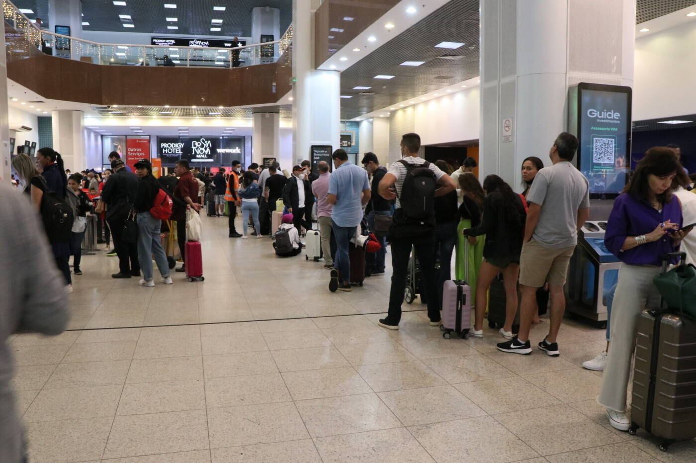 Greve de trabalhadores afeta passageiros em aeroportos de todo o país