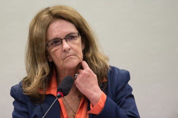 Graça Foster disse sentir "vergonha" em relação aos funcionários da Petrobras envolvidos no esquema de corrupção