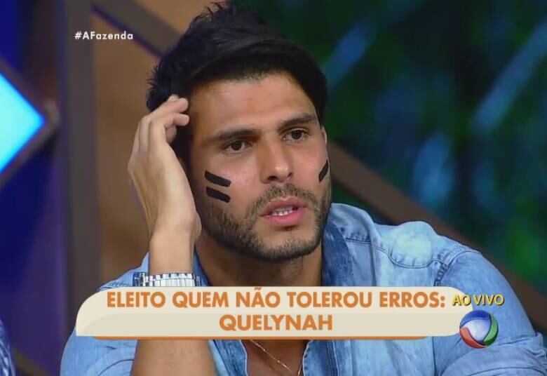 Marcelo bem que tentou chutar quem seria o peão que menos tolerou erros, mas Quelynah foi apontada pela maioria como a que menos errou
+ Justus lamenta ausência de Mara Maravilha em noite da lavagem de roupa suja
+ Ana Paula parabeniza Douglas pela vitória: "Estava escrito nas estrelas pra esse carinha ganhar"
+ Douglas Sampaio é o campeão de A Fazenda 8. Relembre a participação do vencedor