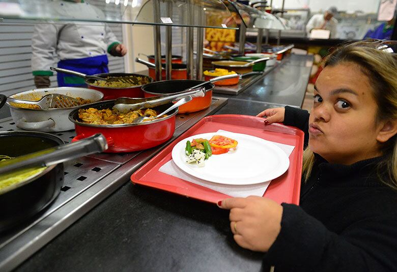 Agora é pra valer! Juliana está cada vez mais focada em sua meta de chegar aos 40 kg e mostrou que, aos poucos, está se apaixonando pela vida fitness. Em 49 dias, ela perdeu 10,1 kg. Para provar isto, fez um ensaio exclusivo para o site oficial e contou detalhes de sua dieta