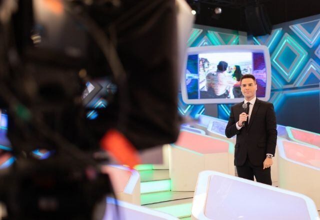 O A Noite É Nossa da última quarta-feira (31) levou alegria e diversão ao público da Record TV. Por trás dos bastidores, o show não acaba. Sempre seguindo todos os protocolos de segurança, equipe e convidados são testados para o coronavírus. Confira o que rolou no último programa!