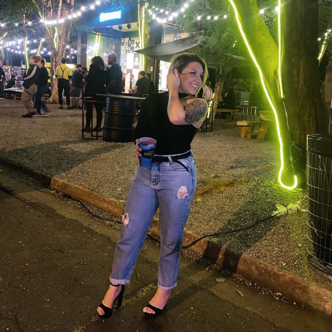 Nas redes sociais, amigos e familiares lamentaram a morte de Thayna e a descreveram como "cheia de luz e amor". Uma amiga afirmou que "é com esse sorriso que eu vou lembrar de você", enquanto outra descreveu Thayná como "ótima pessoa e excelente profissional"