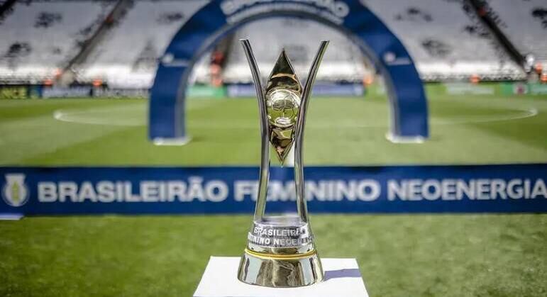 Neste domingo (27), quatro equipes paulistas entram em campo para disputar uma vaga na final do Brasileirão Feminino. Santos e Corinthians se enfrentam na Vila Belmiro, enquanto São Paulo e Ferroviária decidem no estádio Bruno José Daniel, em Santo André. Ambos os jogos acontecem às 10h30.

Confira sete curiosidades sobre as partidas: