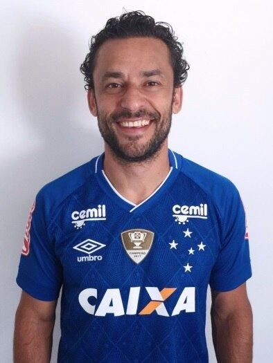 O Cruzeiro anunciou a chegada de Fred, que defendeu o Atlético-MG em 2017.