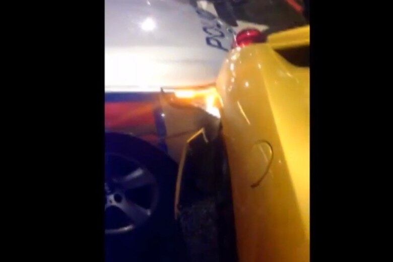 A consolação do dono da Ferrari é que o BMW não atingiu a roda do esportivo, o que poderia danificar a suspensão