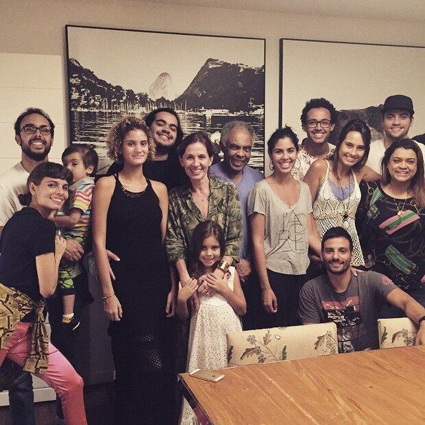 Preta Gil compartilha foto da família nas redes sociais