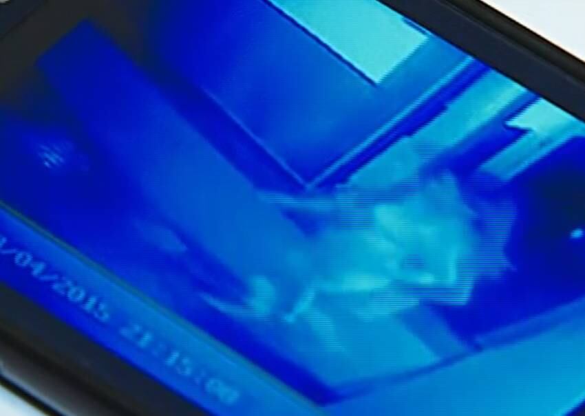 Imagens de câmeras de segurança do hotel mostram Carla saindo correndo do quarto onde estavam hospedados