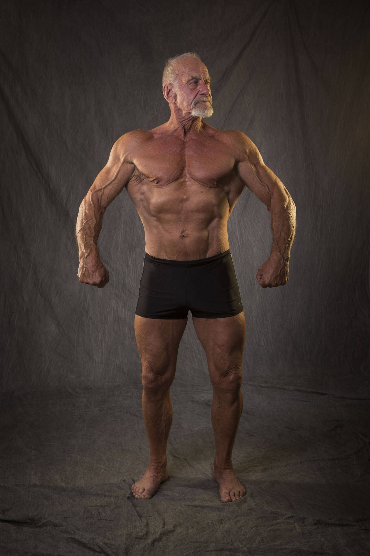 Arthur Peacock é um dos bodybuilder mais velhos do mundo, com 80 anos completados recentemente. E ele continua em plena forma!

Assista aos programas da Record no R7 Play
