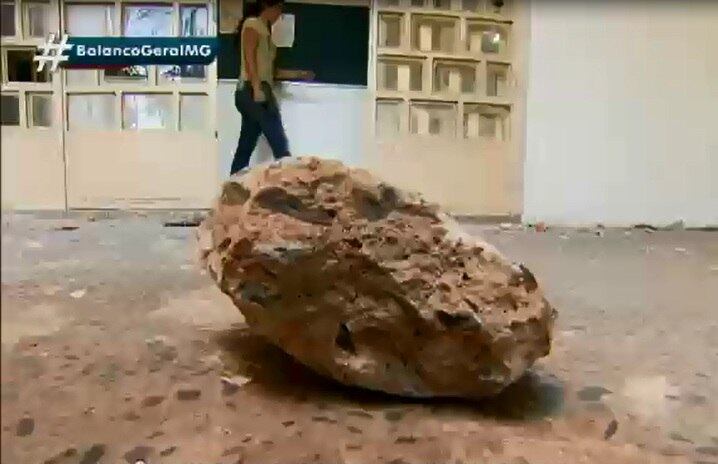 Por causa de depredação, cerca de 400 alunos ficaram sem aulas na manhã desta segunda-feira (29)