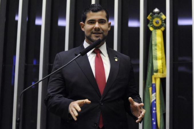 Leite é o relator do projeto