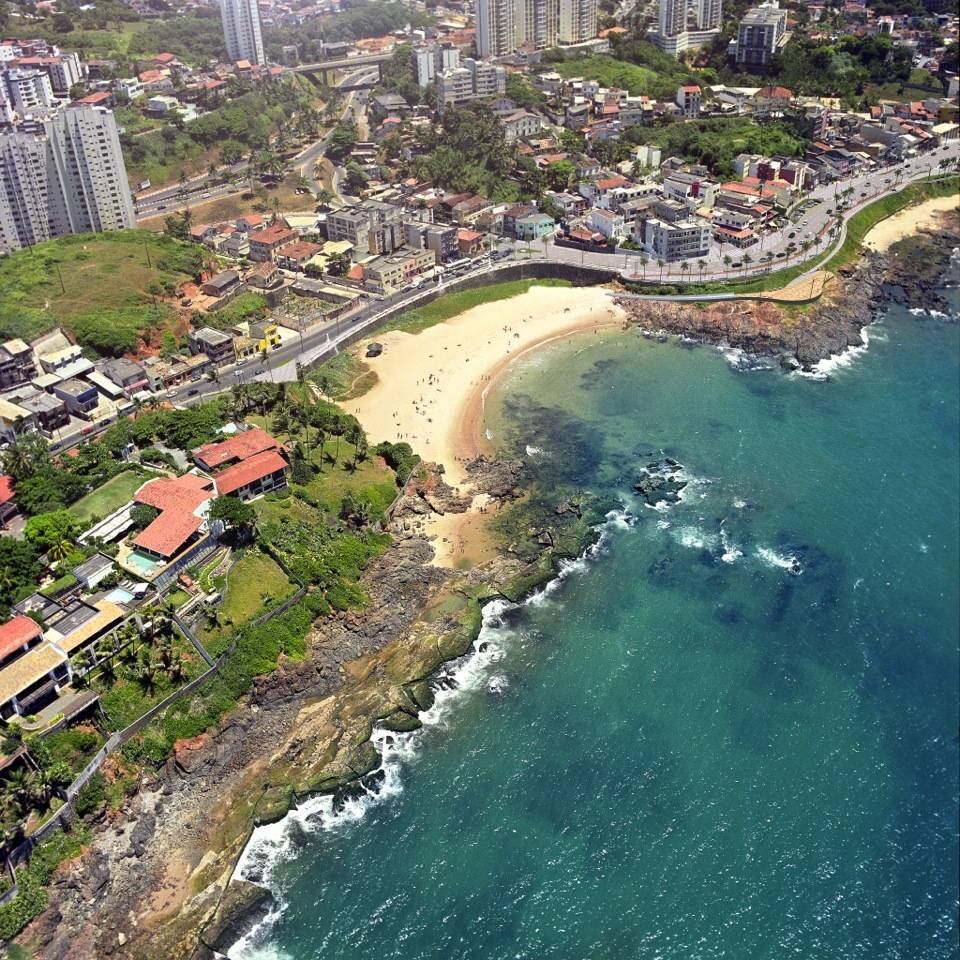 A praia do Rio Vermelho, próximo a escada de acesso é uma das consideradas impróprias para o banho, segundo o Inema