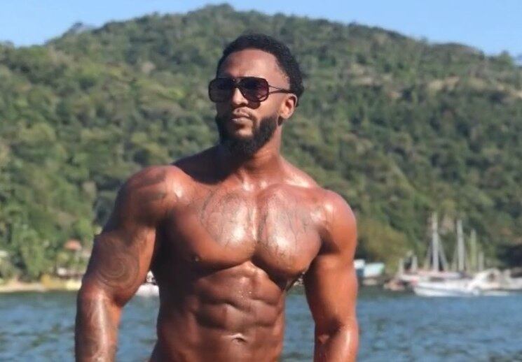 Hugo morreu em um incêndio no apartamento da família