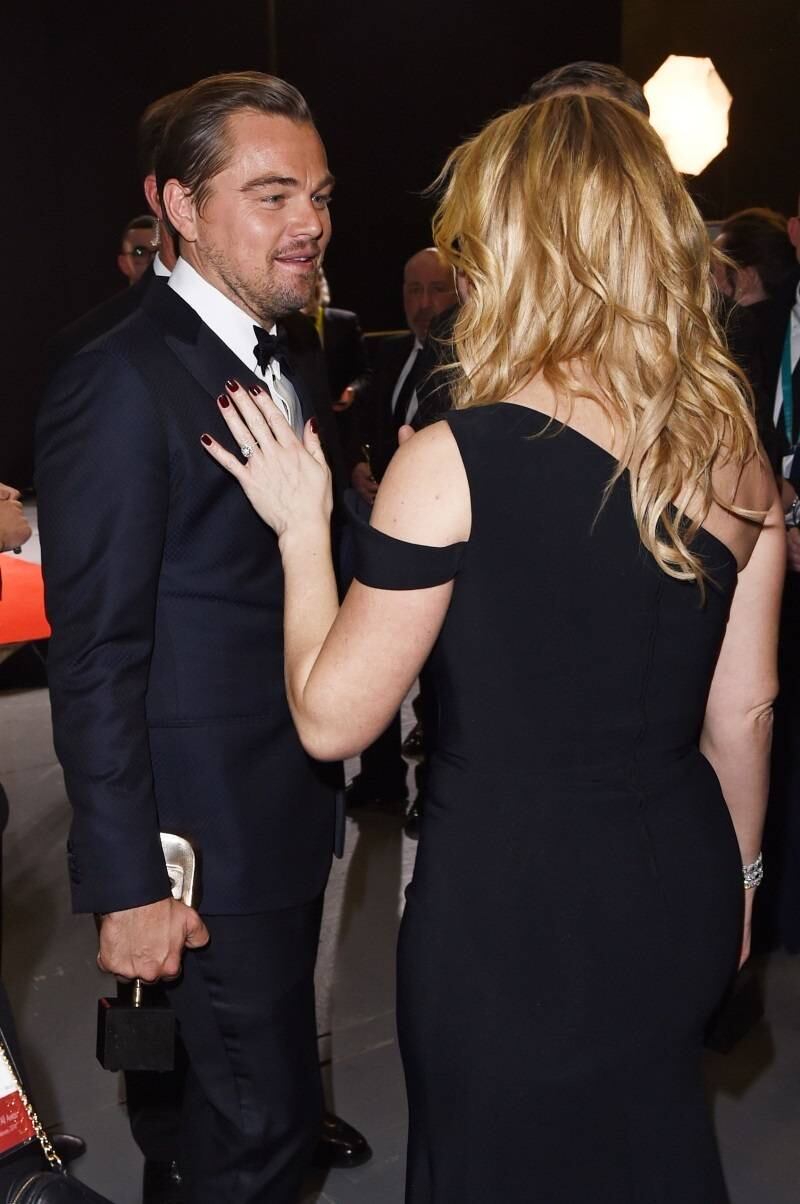 Leonardo DiCaprio venceu como Melhor Ator pelo papel em O Regresso, enquanto Kate Winslet levou o prêmio de Melhor Atriz Coadjuvante por Steve Jobs