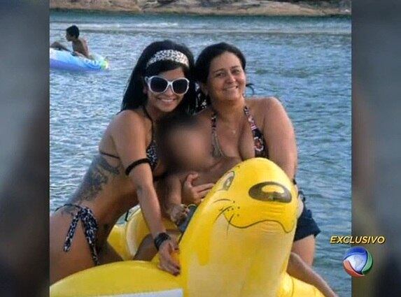 — Hoje, o juiz deu a guarda da minha neta para o pai. A criança
está com ele e eu a pego aos fins de semana. A minha neta gosta muito de ficar lá
em casa comigo e com a tia