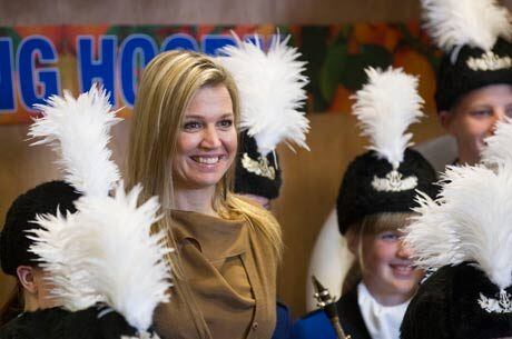 Mas o choro pela ausência do pai, proibido de participar da cerimônia pelas autoridades holandesas, e também da mãe, que optou por não ir sozinha, emocionou um país inteiro.

Conheça a argentina que será rainha da Holanda
