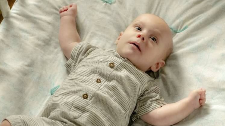 Jack morreu sem saber que a esposa estava grávida. Ainda assim, o bebê chegou para dar alegria à vida de Elizabeth e lembrá-la de que o marido sempre estará presente, independente da situação