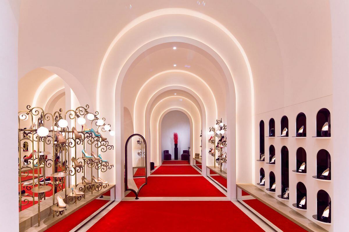 A Christian Louboutin é uma das marcas mais apreciadas de sapatos em todo o mundo. Um único par custa em média US$ 700 (mais de R$ 2.300).