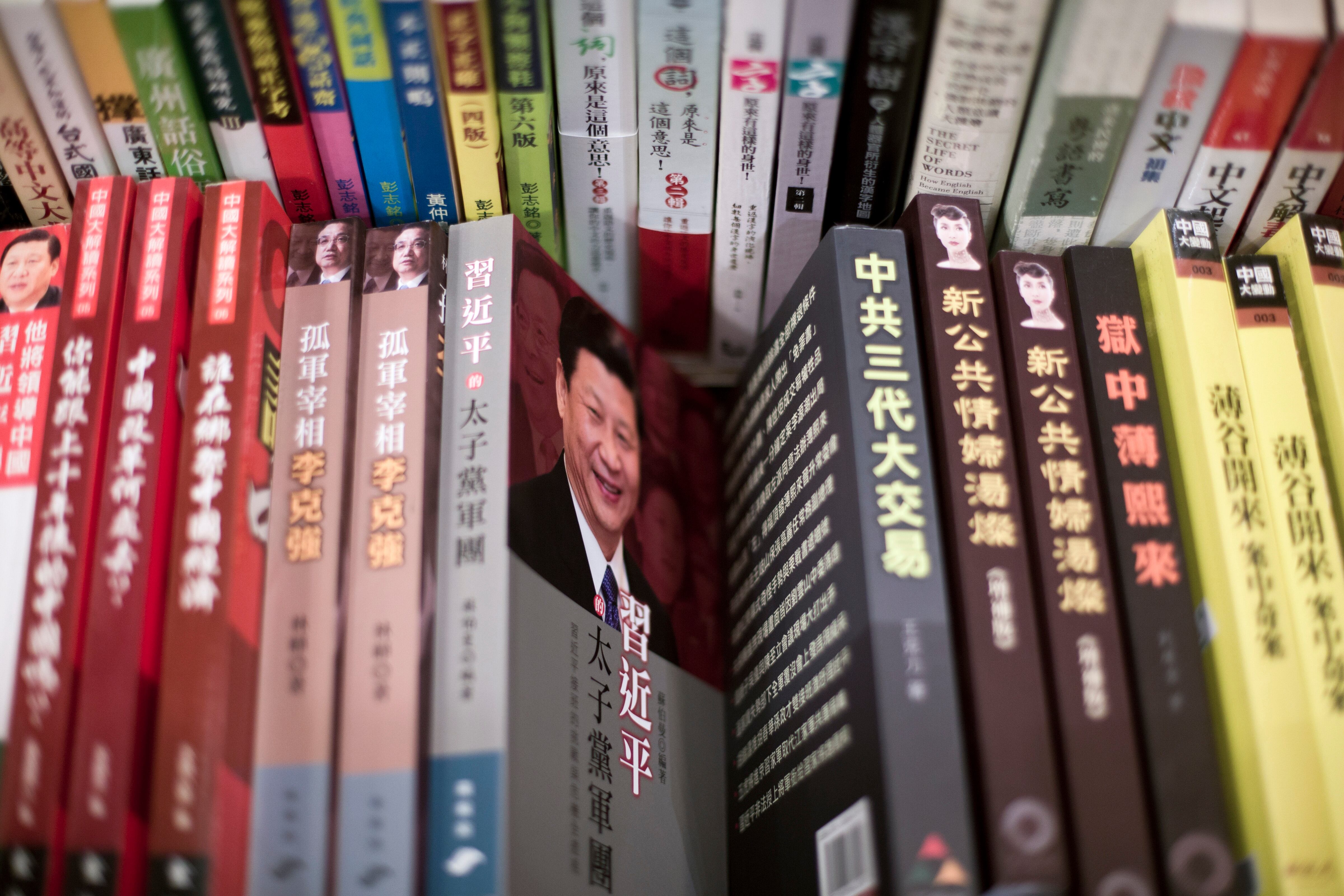 Em Hong Kong, a livraria "Comunidade de Recreação do Povo" se especializou em vender livros proibidos na China continental
