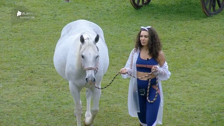 Um dos animais preferidos dela foi o cavalo. A égua Ding conquistou o coração da peoa
