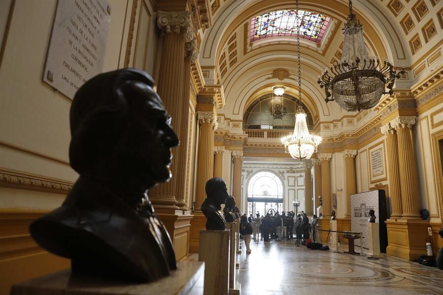 Congresso do Peru teve dia de relativa tranquilidade após caos da 2ª feira