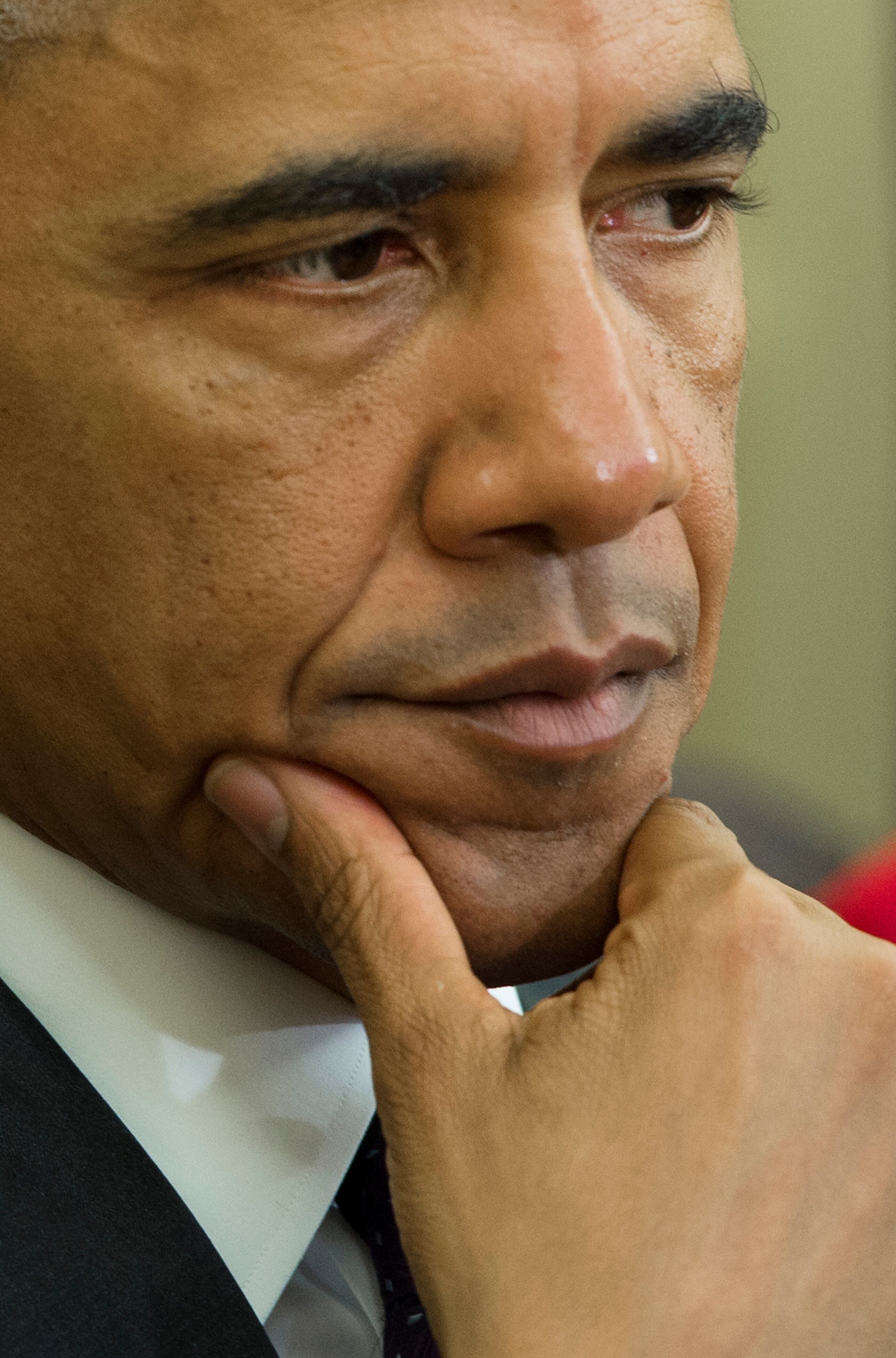 Os impostos do Tea Party
Em maio deste ano, quase que simultaneamente à notícia da AP, um comunicado
interno da Receita Federal americana (IRS, na sigla em inglês) revelou que
foram usados "critérios inapropriados" na outorga de regimes
tributários especiais para organizações sem fins lucrativos ao chamado Tea
Party, a ala mais conservadora do Partido Republicano.
O relatório do inspetor-geral do fisco dos
Estados Unidos indicava que demandas dessas organizações demoravam mais tempo
para ser analisadas quando nelas apareciam qualquer menção ao membros do Tea
Party ou a agendas consideradas ultraconservadoras