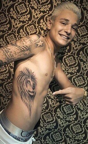 Nova tatuagem de MC Gui
