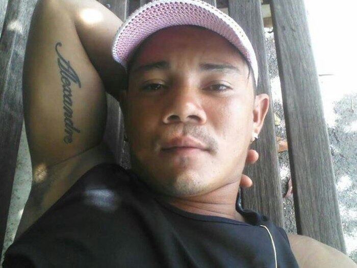 No Paraná, presos fizeram festa e postaram no Facebook. A confraternização teve direito a churrasco, bebidas e até piscina plástica. A direção do local confirmou a regalia, mas não soube informar como a piscina foi parar no local