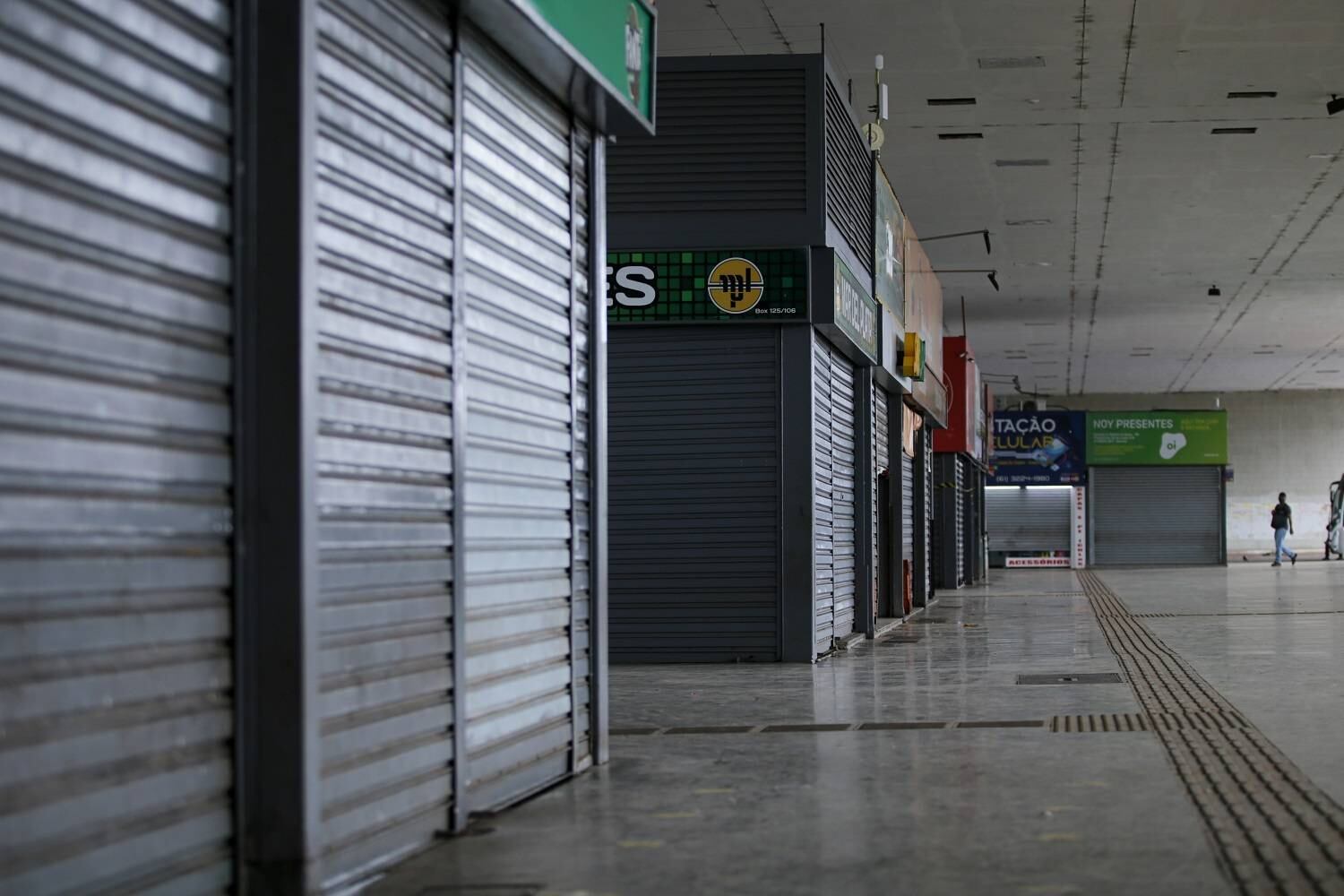 Rodoviária do Plano Piloto, em Brasília, com comércio fechado