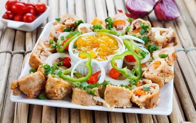 Bar do Cláudio
Prato - Rolê mitido a besta: bife rolê de lombo, recheado com cenoura e bacon. Acompanha chutney de manga. Endereço: av. Brasil, 125 - Santa Efigênia