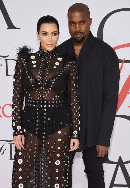 Sexo do bebê
Rumores dão conta de que Kim Kardashian será mãe de um menino. A informação foi divulgada pelo site da revista US Weekly. Uma fonte chegou a afirmar que o pai da criança, Kanye West, está eufórico com a notícia

