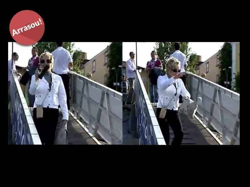 Celular no mar
Toda meninona descendo uma plataforma sobre o mar, a simpática Ana Maria resolveu dar tchau para câmera segurando o celular na mão. Claro que, com a sorte que a apresentadora tem, o telefone saiu voando diretamente para o mar. Ela, sem acreditar, parecia criança que perdeu o doce, mas não deixou de dar aquela sua risada característica