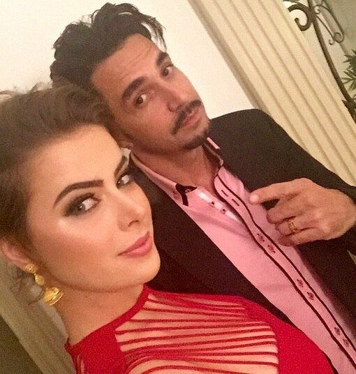 Latino e Rayanne Morais colocaram um ponto final no relacionamento. O cantor declarou, por meio de uma nota, que ama e sempre vai amar a ex-mulher. O casamento deles durou pouco mais de um ano, tendo em vista que eles oficializaram a relação no dia 12 de março de 2014