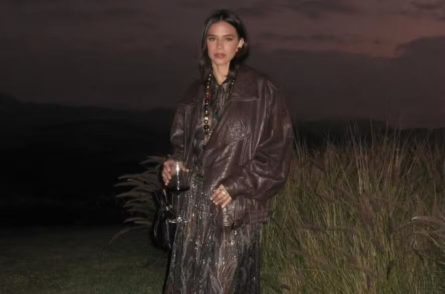 Todas as peças usadas por Bruna Marquezine são da grife Saint Laurent